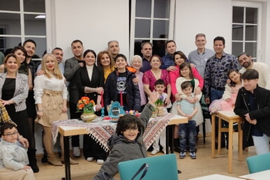 Novruz-Fest schlägt Brücken