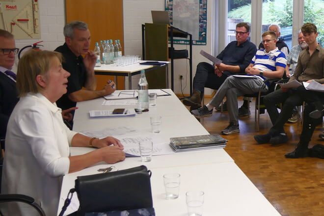 Warmer Regen f&uuml;r Dombauverein