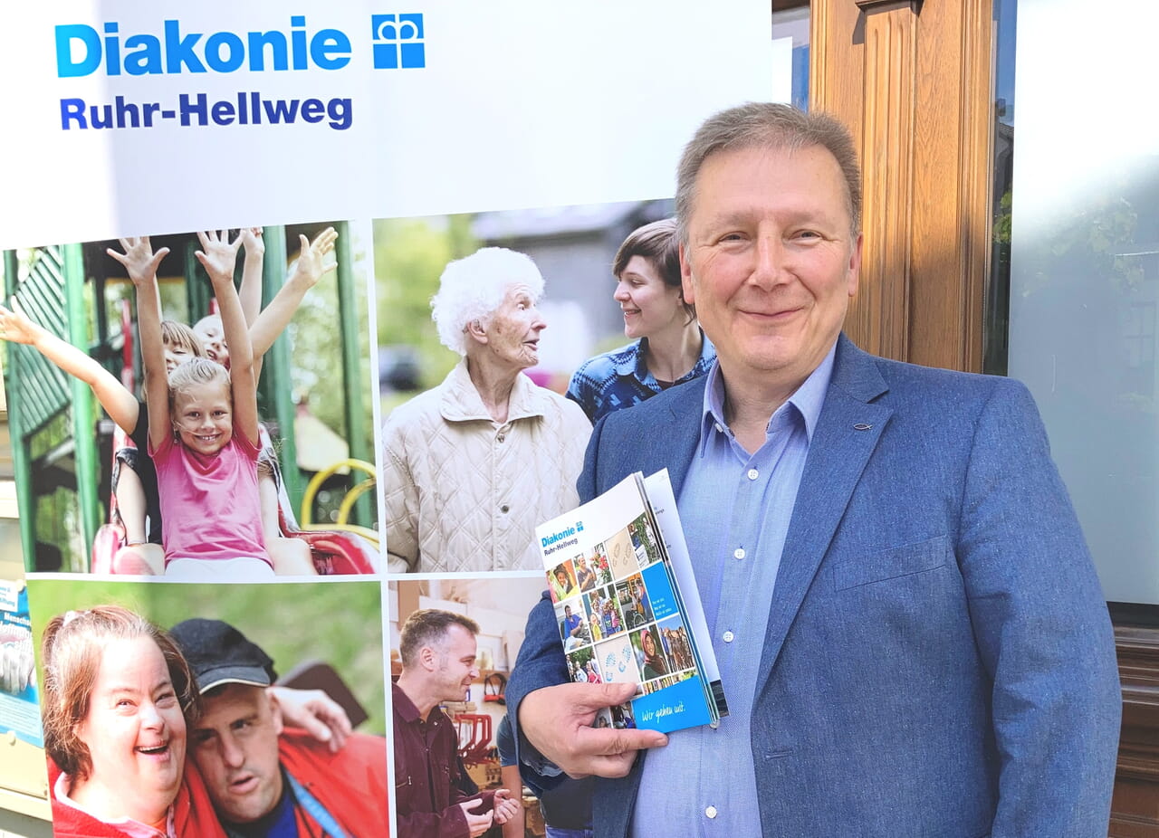 Udo Sedlaczek von der Diakonie Ruhr-Hellweg freut sich über das Motto der diesjährigen Sammlung „Füreinander“. Foto: drh