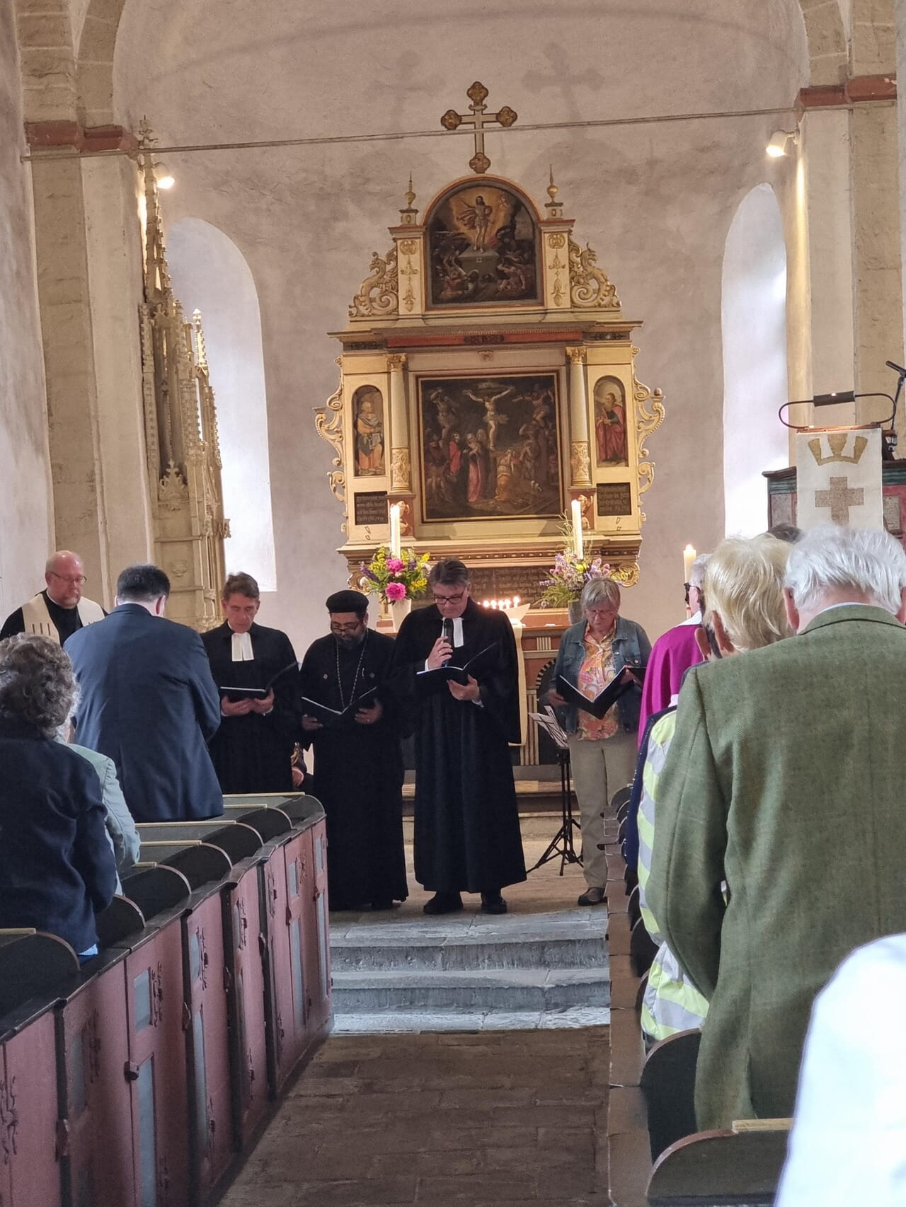 Im gemeinsamen Gottesdienst versammelt: Vertreter christlicher Kirchen in Westfalen