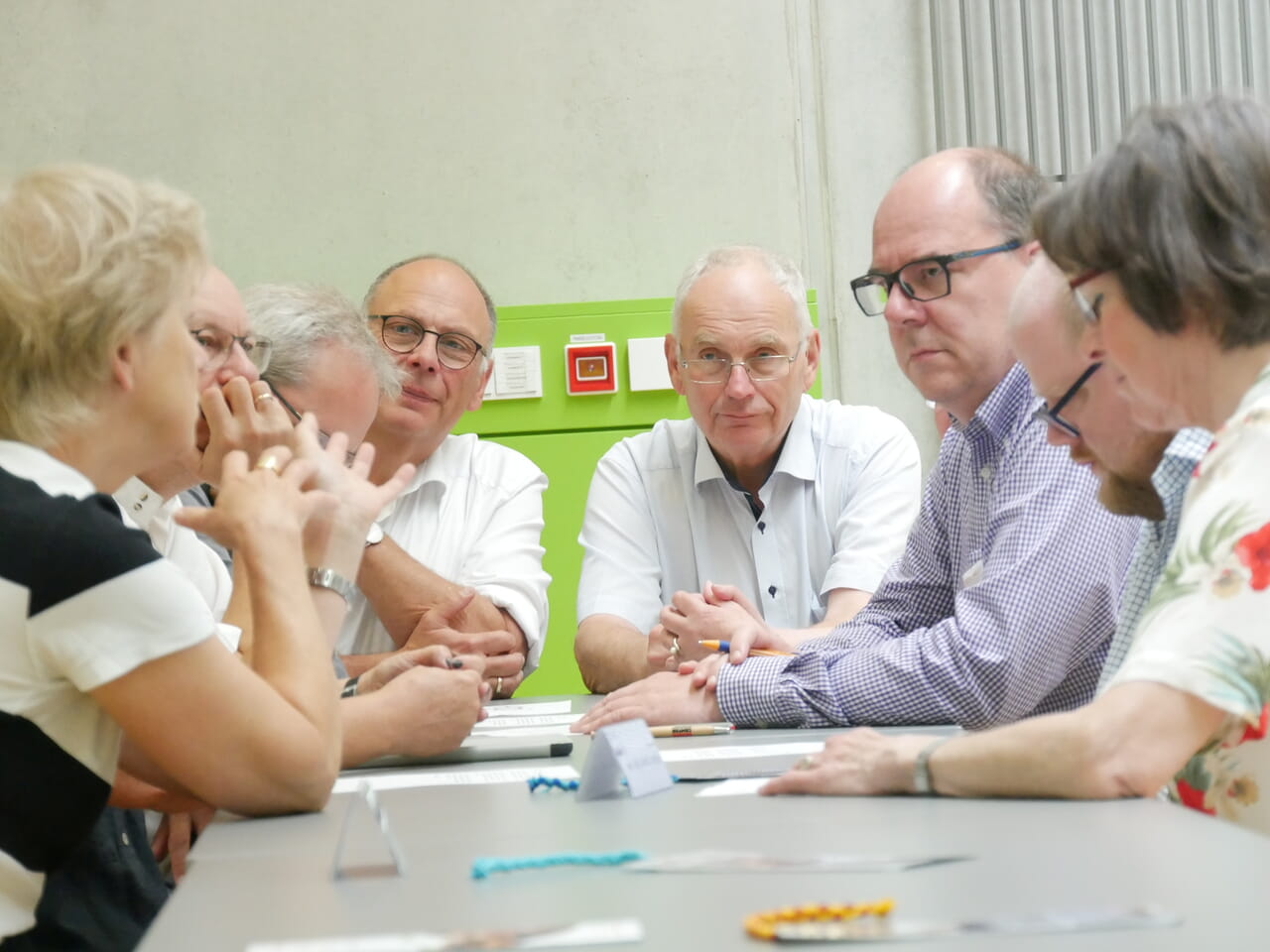 In Kleingruppen diskutierten die Synodalen über die Zukunft des Kirchenkreises.
