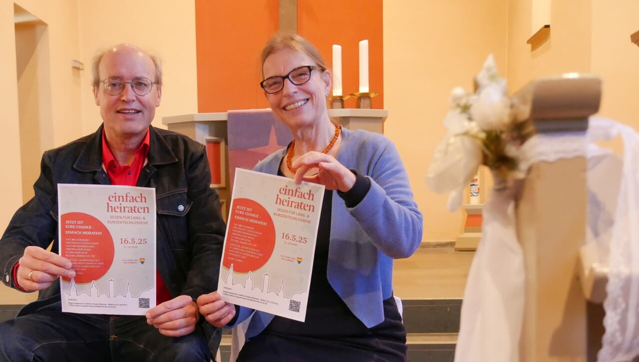 Pfarrerin Kathrin Koppe-Bäumer und Pfarrer Burkhard Krieger sind schon ganz gespannt, wie ihr Angebot „Einfach heiraten“ angenommen wird. Foto: Hans-Albert Limbrock