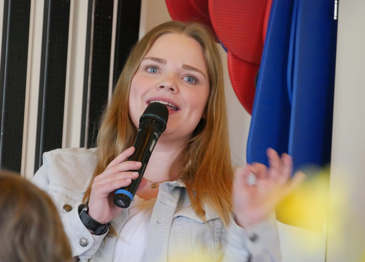 Paulina Wendland ist Pop-Kantorin und bringt damit frische Farben in den Kirchenkreis.